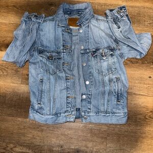 Levi’s premium Wash Denim Jacket with pocket on front